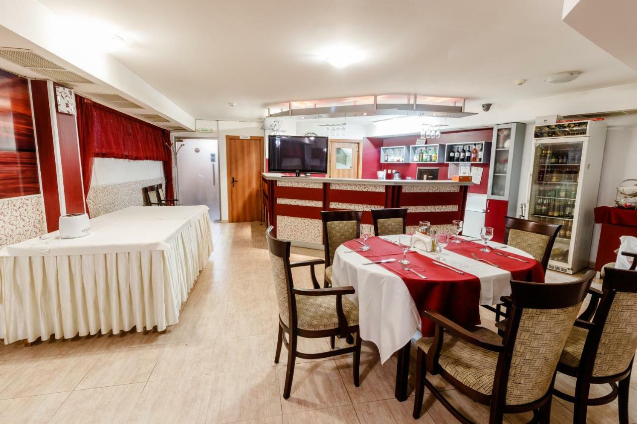 Hotel Vienna Silistra Bagian luar foto